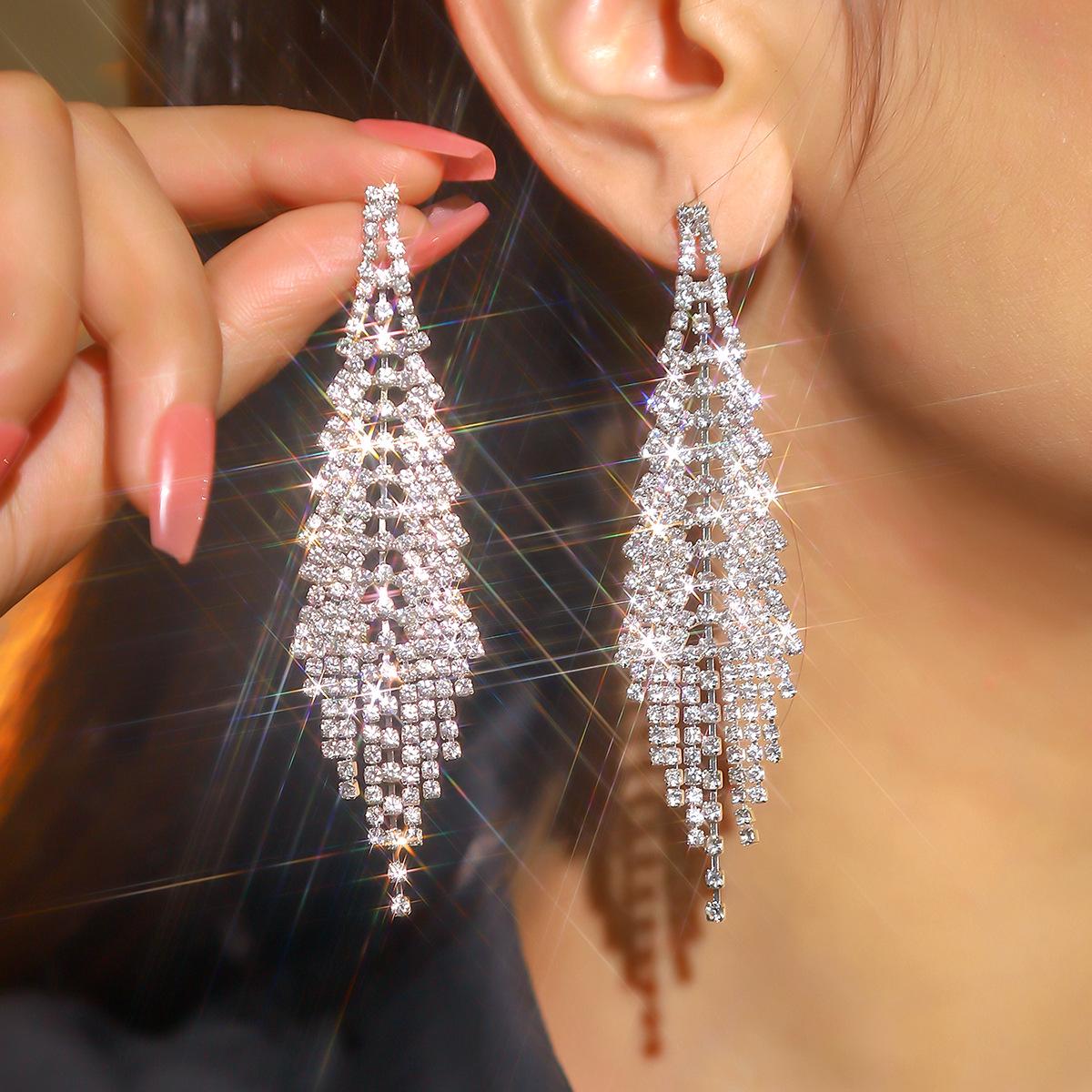 

Серьги с белыми бриллиантами на выбор, роскошные, темпераментные, блестящие, длинные серьги со стразами, модные и универсальные серьги