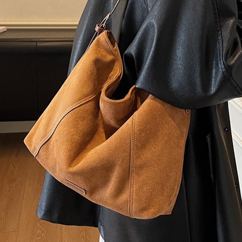 Retro Large-capacity Tote Bag Women's 2025 New Winter Casual Simple and Versatile Shoulder Bag Commuter Messenger Bag Tide