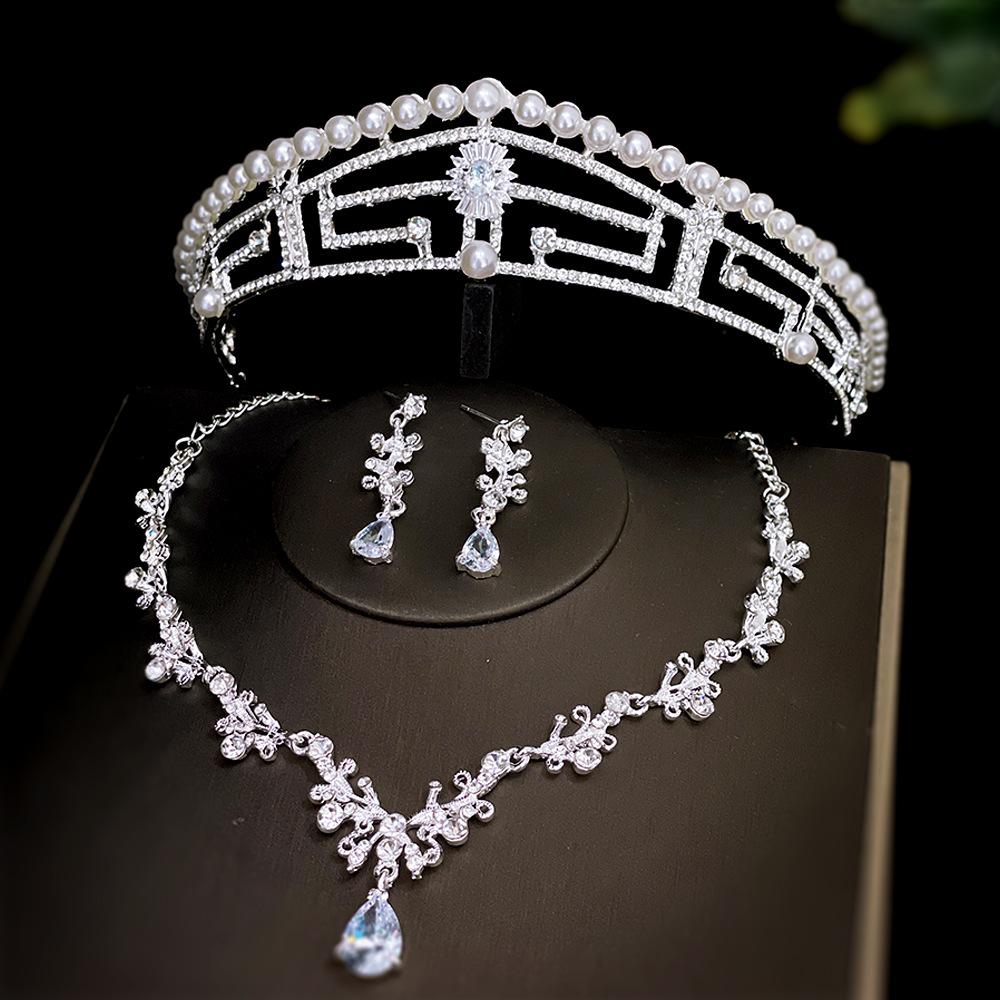 Crystal Grand and High End Wedding Necklace Crown Headwear Bride's Three Piece Set  Korean Style Fairy Beauty Wedding Dress Accessories  Silver