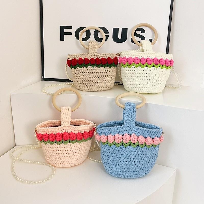 Handcrafted Knit Flower Small Pearl Handbag With Zipper Closure For Daily Use