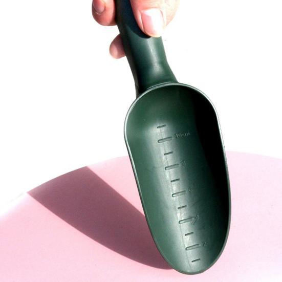 Plastic Garden Shovel Hand Trowel with Centimeter Markings Beach Sand Scoop Multi-Function Tool for Digging Transplanting Soil Loosening
