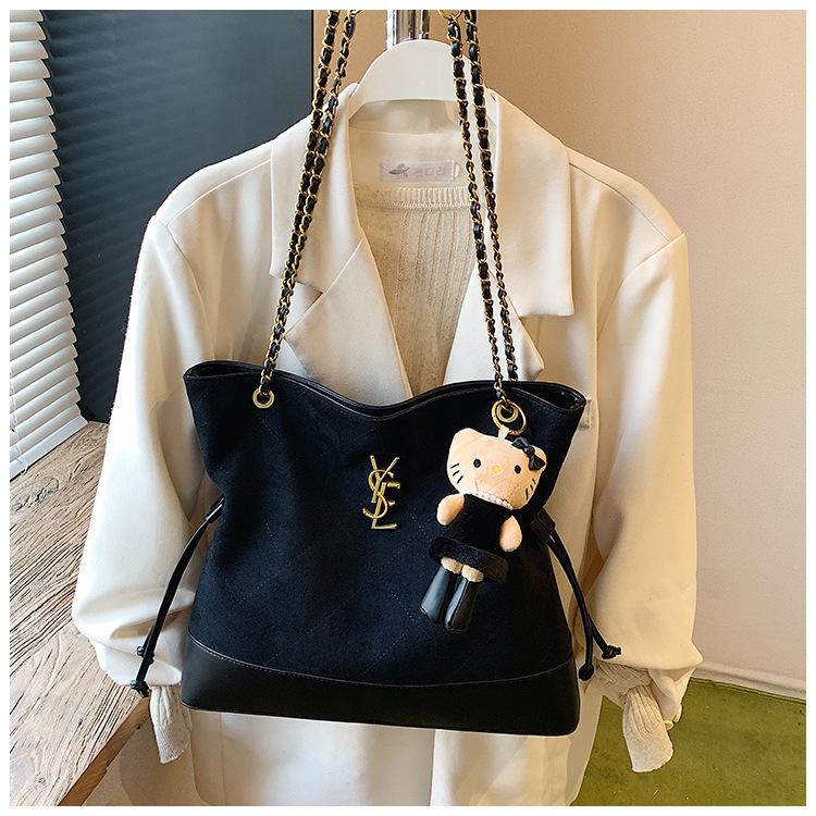 2025 Women s Versatile Large Capacity Casual Chain Crossbody Bucket Bag - Korean Style Without Pendant чёрный