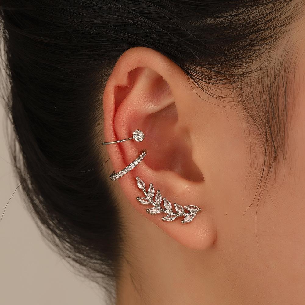 Ohrclips in Weißgold mit Zirkonia-Blättern für Damen und Herren, kreativer, schlichter Ohrclip ohne Piercing, trendiger Schmuck