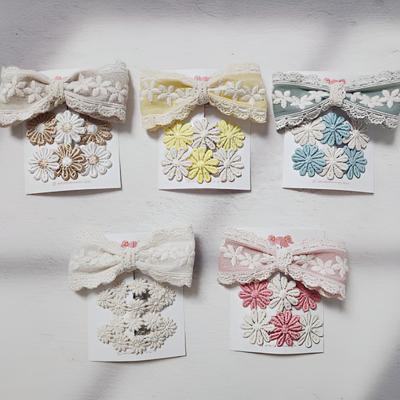 3-teiliges koreanisches Schleifenspitzen-Haarspangen-Set – Gesticktes Gänseblümchen- & Spitzendesign – Süßes Geschenk für Mädchen – 5 Farben Trendige Haaraccessoires