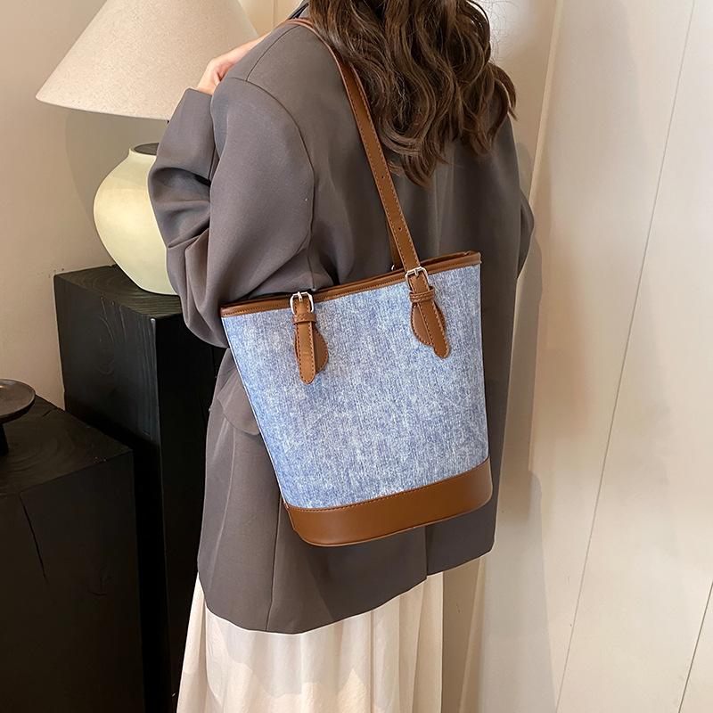 Women's Bag Retro Large-capacity Bucket Bag New Trendy Tote Bag Small Bag Shoulder Armpit Bag Handbag