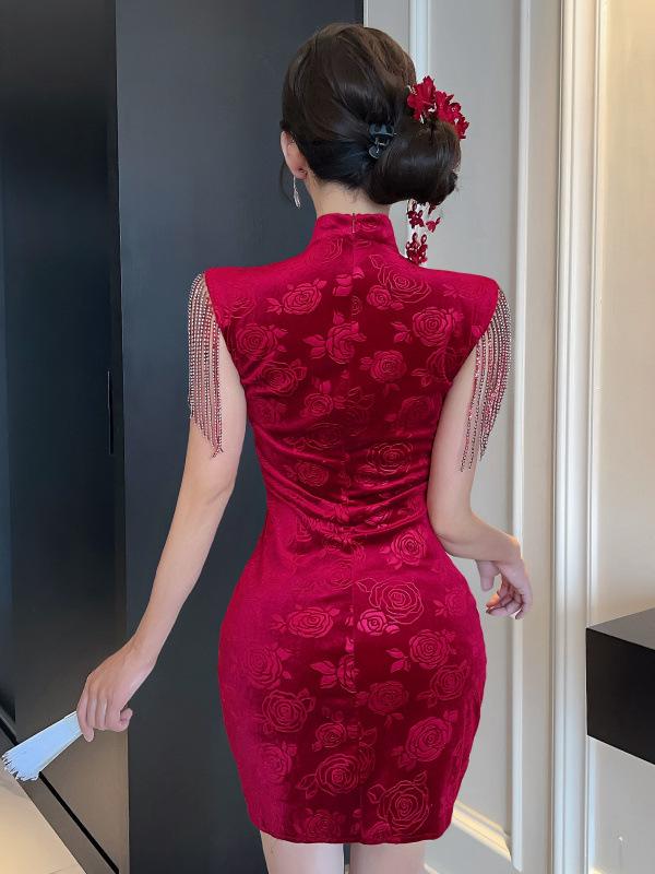 9477 Złoty Aksamitny Czeongsam: Seksowna sukienka bodycon z frędzlami
