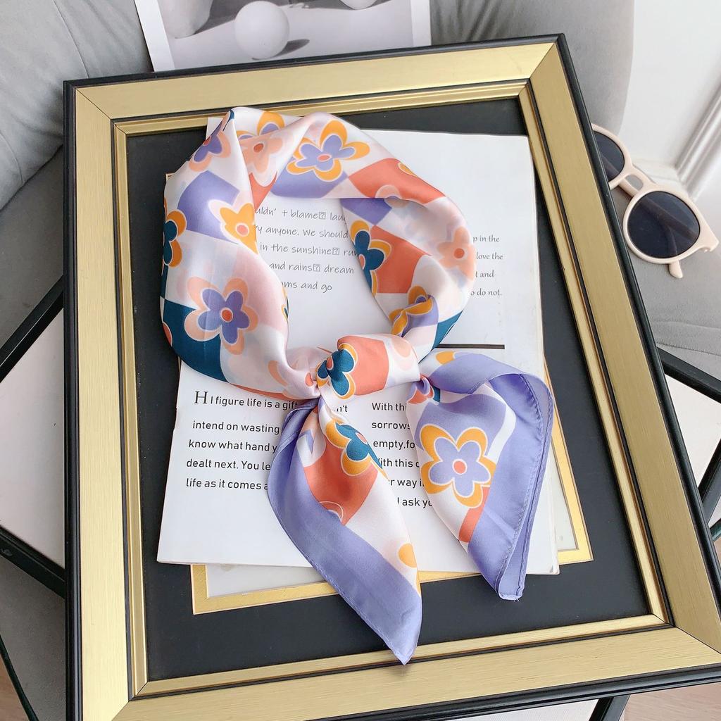 2024 Neuer 70-cm-Schal aus Seide mit Hemddekoration, kleiner quadratischer Schal, modischer und vielseitiger Pendelschal, Halsschutzschal