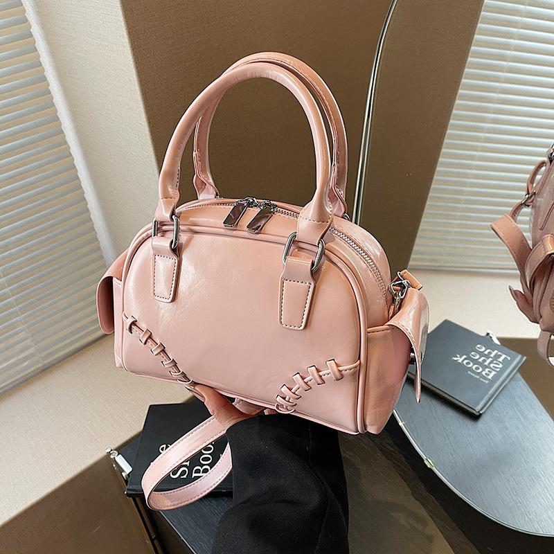 Premium Handbag Female Popular New Work Commuter Pillow Bag Niche Shoulder Messenger Bag