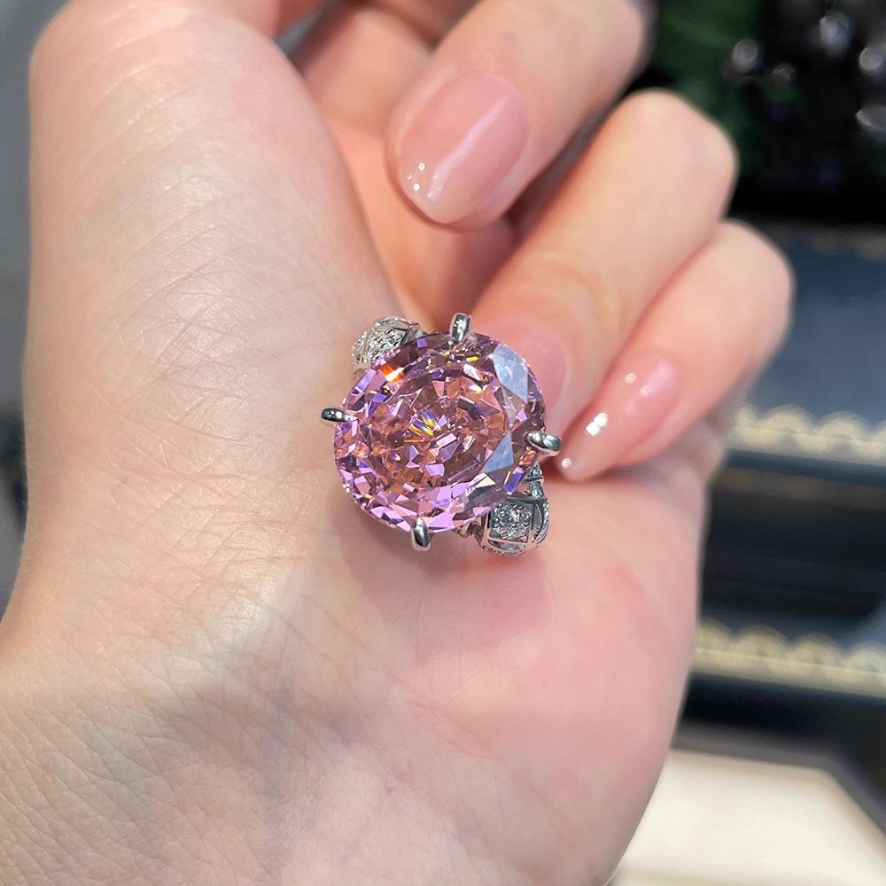 Trendy Pink Diamond Ice Cut Women Ring Luxury Nest Design Pigeon Egg Diamond Ring Elegant and Stylish