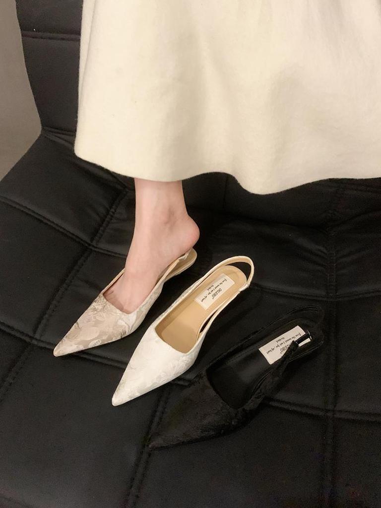 French evening high-heeled retro pointed single shoes women's shoes 2025 popular summer new Chinese-style beautiful bag head sandals