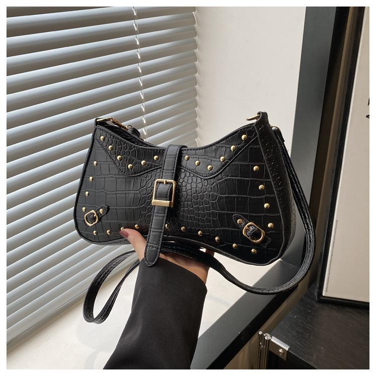 Rivet Simple Retro  Summer Personalized New Fashion Solid Color Trend Casual Shoulder Bag Underarm Bag Women