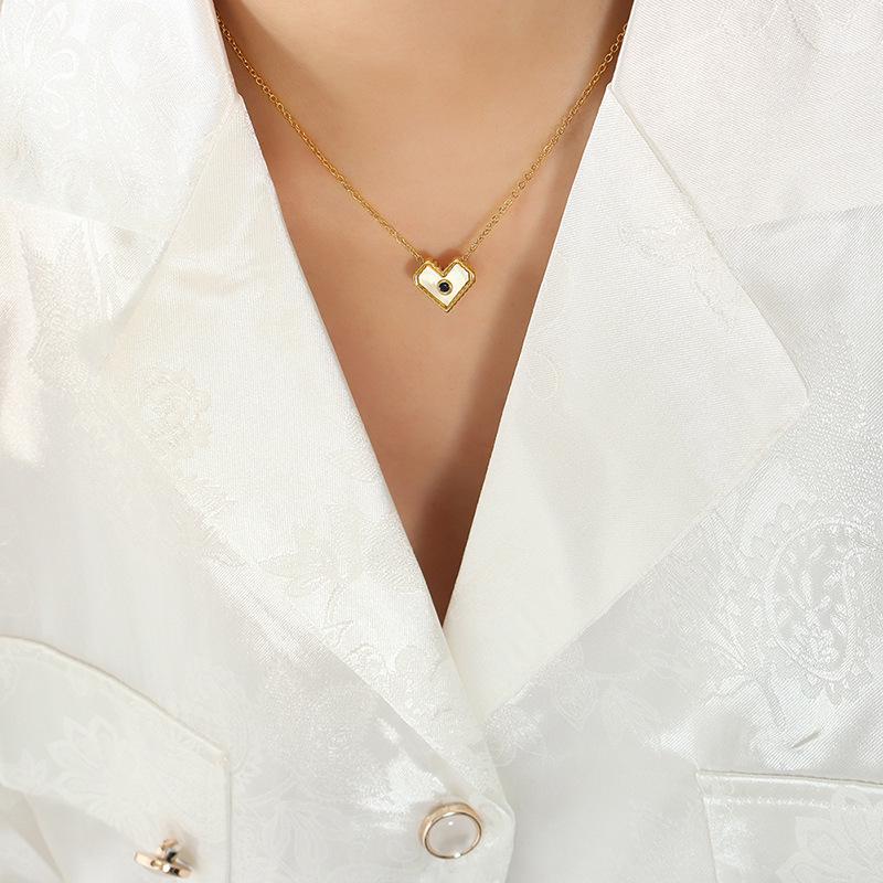 Elegant Heart Pendant Necklace with White Mother-of-Pearl and Zircon, Perfect Gift for Girlfriend or Best Friend, Internet Celebrity Style Jewelry.