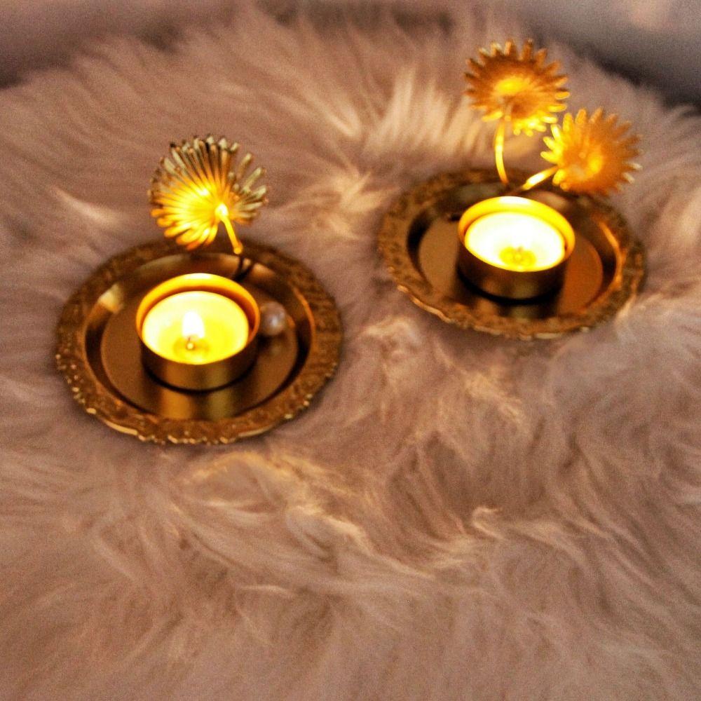 2 Pcs Exquisite Leaf Candlestick Stand Gold Iron Candle Holder Plant Shape Candlestick  Desktop