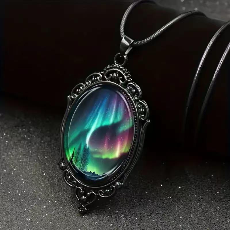 Fashionable Glass Pendant Necklace with Pattern for Women