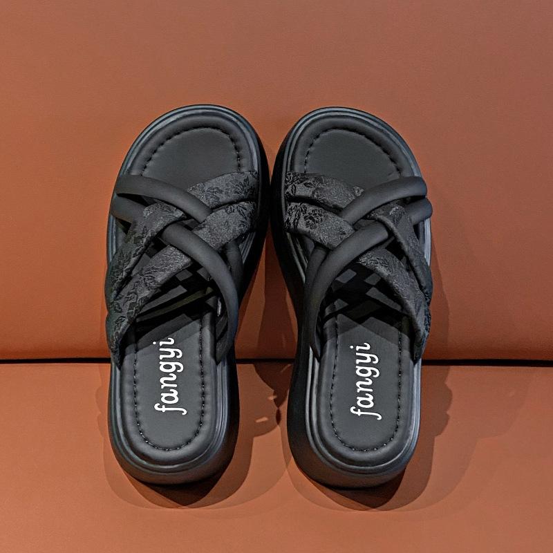 

The national style is beautiful, platform slippers for women 2025 summer, small people step on shit, small size 34 increases height by 8 cm, beach 40 чорний