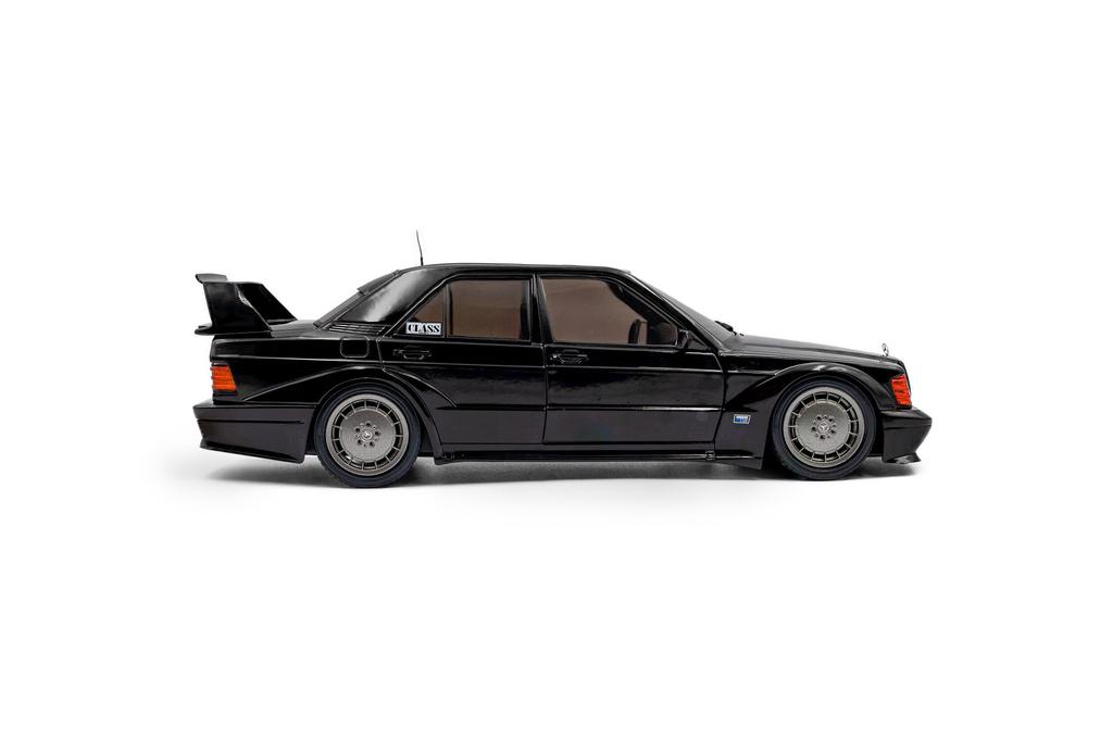 Solides Benz Mini Auto 1/18 BENZ 190 (W201) Evolution II 1990 (Schwarz) S1801012