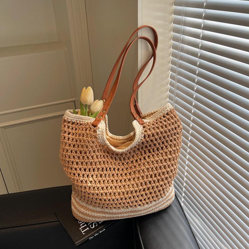 Woven Straw Bag Women's Large-capacity New Shoulder Seaside Vacation Beach Bag Tote Bag