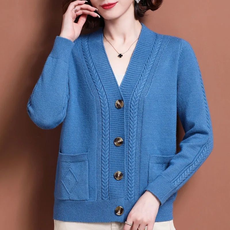 Middle-aged Mother Sweater Cardigan Women's Short Western Style Spring and Autumn Outer Fashion Knitted Small Jacket Loose