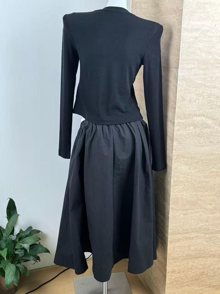 W magazynie: Zestaw dwuczęściowy Miu Series Inteligentny Design Kardigan i Spódnica Parasolowa z Niskim Stanem