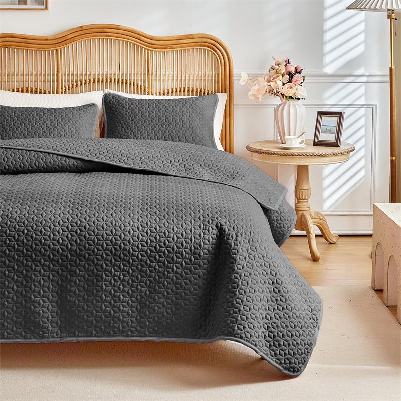 1pc Bedspread+ Pillowcase 3pcs Set Solid Color Ultrasonic Quilted Bedsheet Gentle Breathable Blanket for Home Decoration