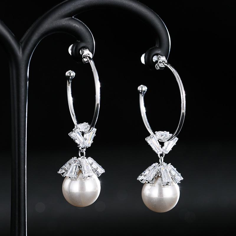 Korean Design Pearl Earrings: Elegant Mature Style with Copper Needle
