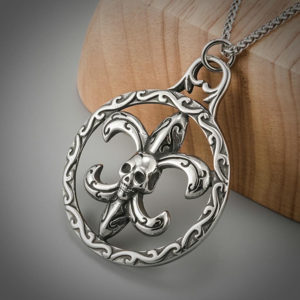 Accessories Men's Titanium Steel Necklace, Personalized Retro Military Brand Hollow Engraved Men's Necklace Pendant