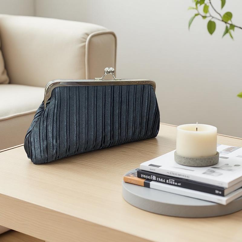 Elegant Women's Pleated Crossbody Clutch for Evening Events