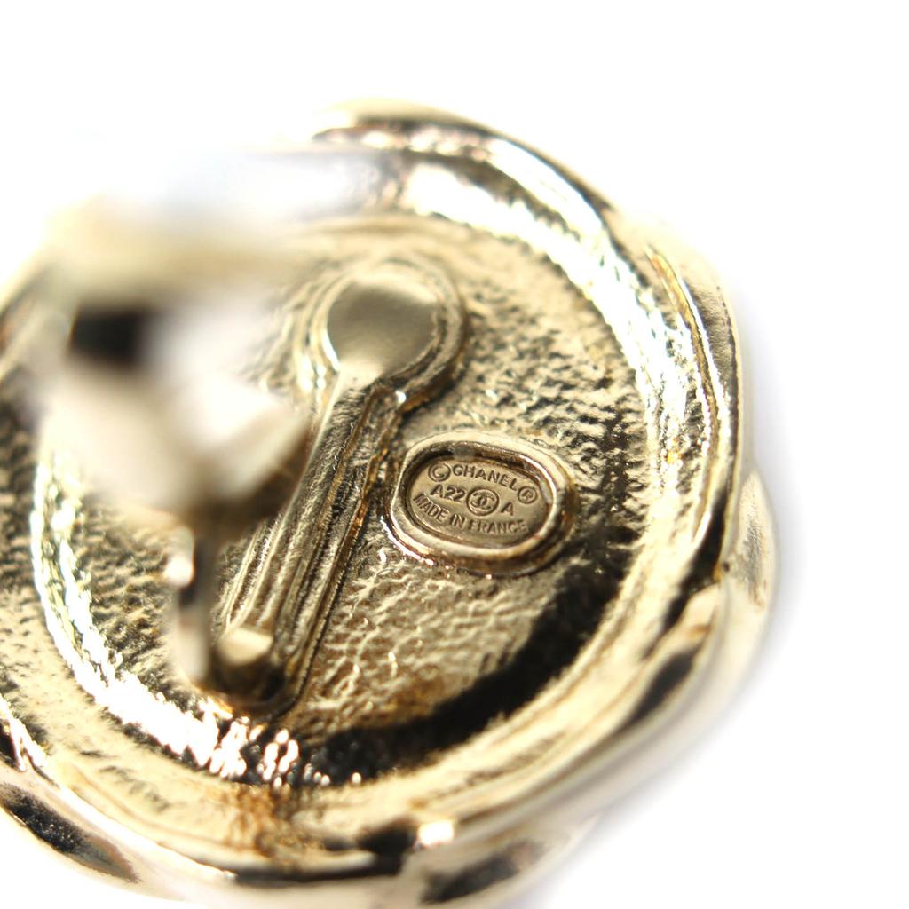 Great CHANEL Earring gold Women A22A Used