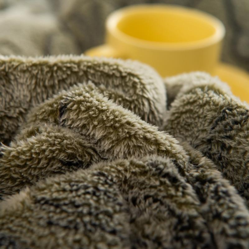 Super Thick Warmth Autumn Winter Blanket King Lambswool Thicken Warm Comforter Fluffy Comfortable Anti-static Plush Duvet Quilt