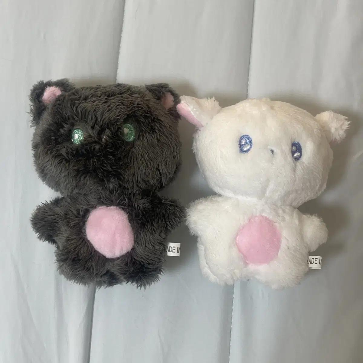 

Younghoon Chuyo Snow Bread Doll Set Starring The Theboyz