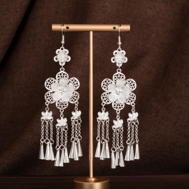 New Miao Long Tassel Minority Earrings, Light Luxury Miao Silver Exaggerated Fashion Temperament Earrings