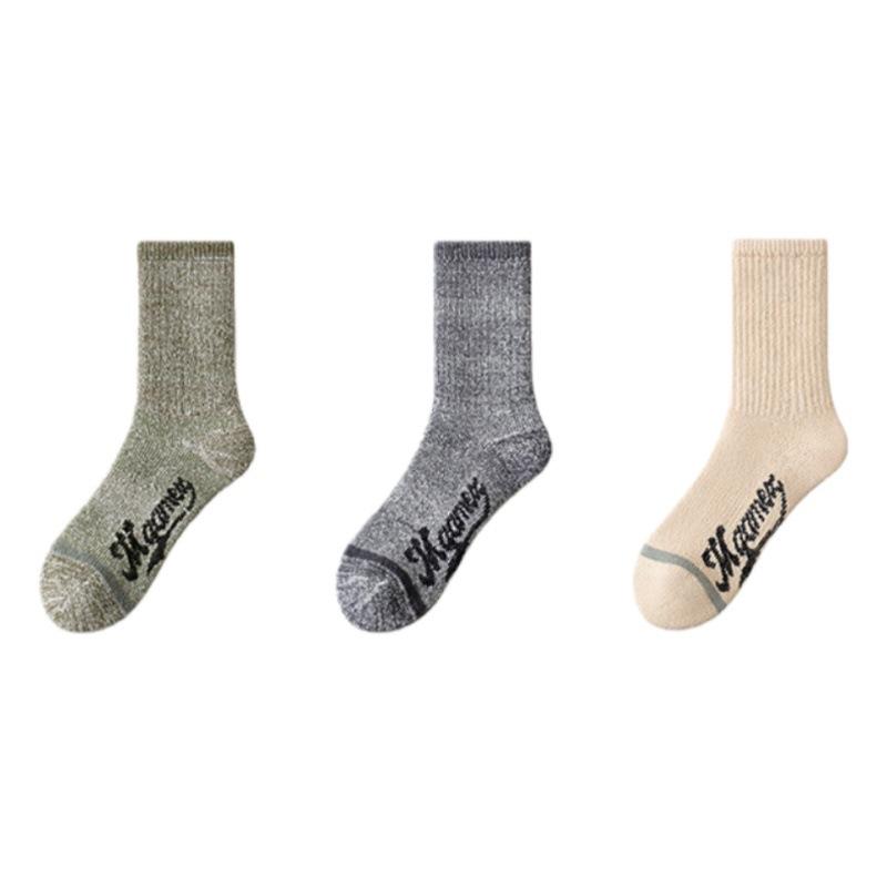 Men's Long Wool Socks Made of Cashmere. Thickened for Warmth In Autumn and Winter. with Added Insulation and Anti-odor Features.