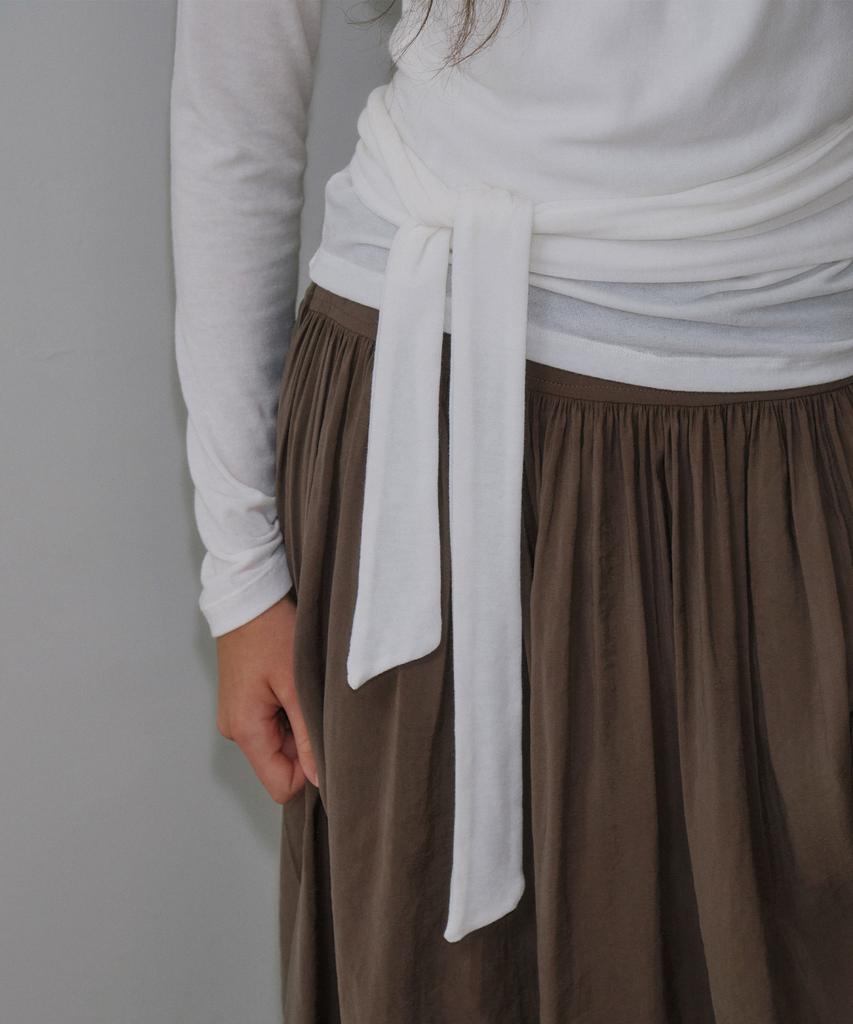 GADEO Wool Halter Top (Ivory)