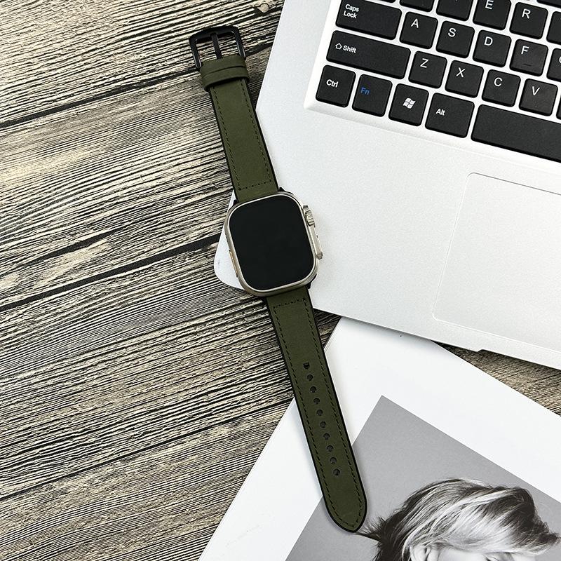Versatile Leather Strap with Crazy Horse Pattern for Apple and Samsung Smartwatches