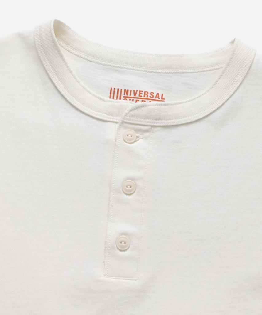 Yunibeosyeolobeolol Henley Neck Short T-Shirt White