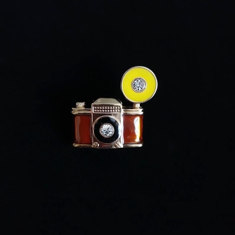 Cute Camera Brooch, Suit with Accessories, Summer Shirt Collar Pin, Small Pin for Fixing Clothes