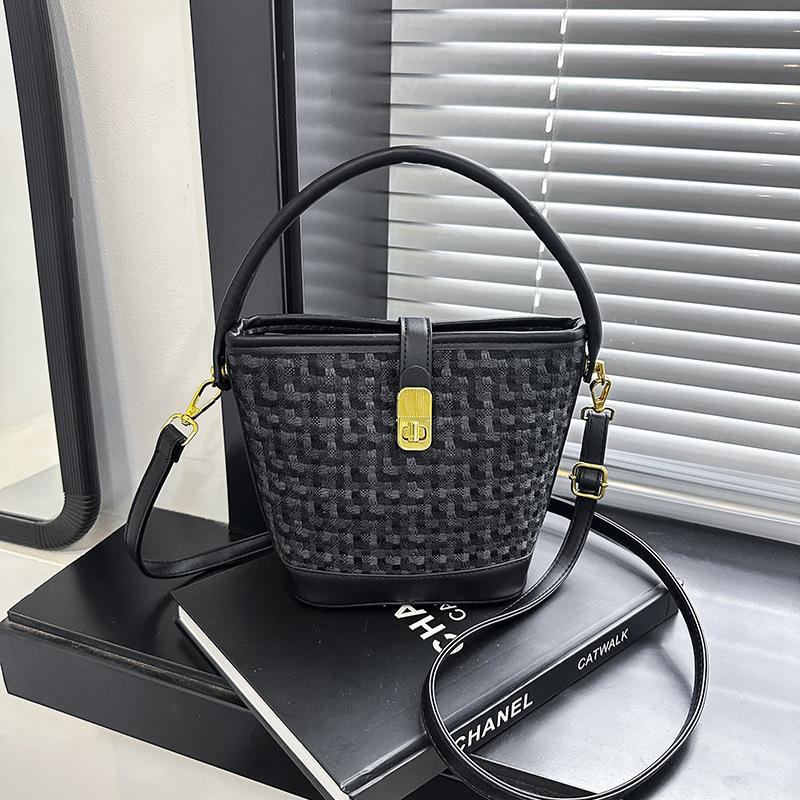 Popular Casual Fashion Large-capacity Commuter Bucket Shoulder Bag