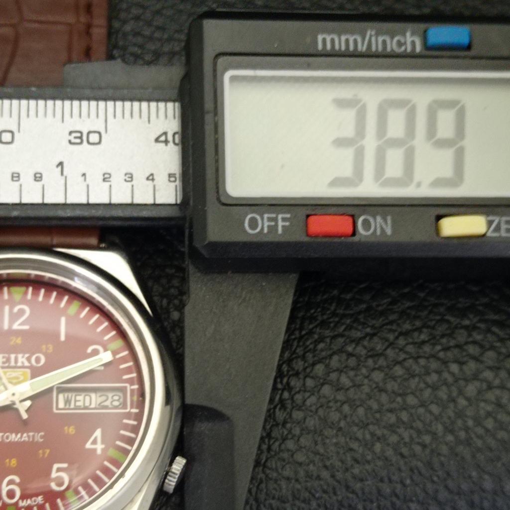 Seiko 5 AUTOMATIC JAPAN MENS 7009A VINTAGE MAROON COLOR DIAL WATCH A701277-5