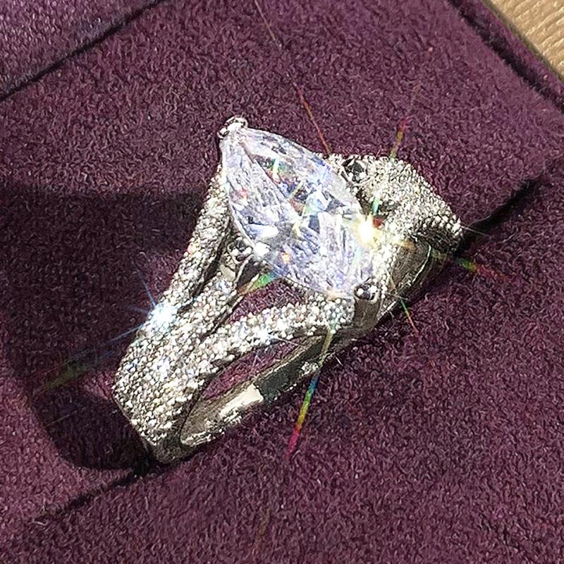 Huitan Trendy Luxury Marquise Cut Ring Female Bright Zirconia Finger Accessories for Engagement Bridal Wedding Band