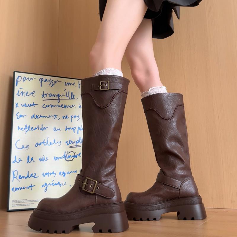 

2025 autumn and winter simple leather belt buckle platform women s fashion boots retro style with skirt versatile thick heel boots 40 темно-коричневого