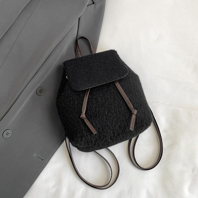 2025 autumn and winter new casual fashion backpack women's small fresh and popular niche retro foreign style women's backpack