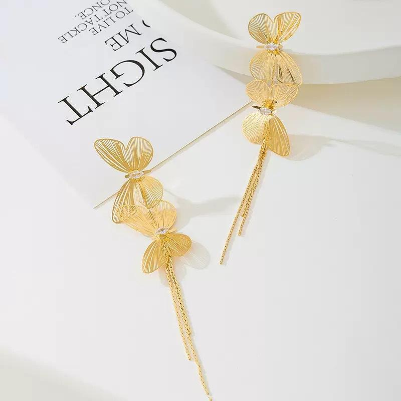 Super fairy smart butterfly fringed earrings women's new personality elegant high-end earrings fashion temperament unique earrings