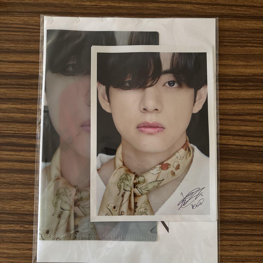 

[USED] BTS V Mini Clear File & Large Card