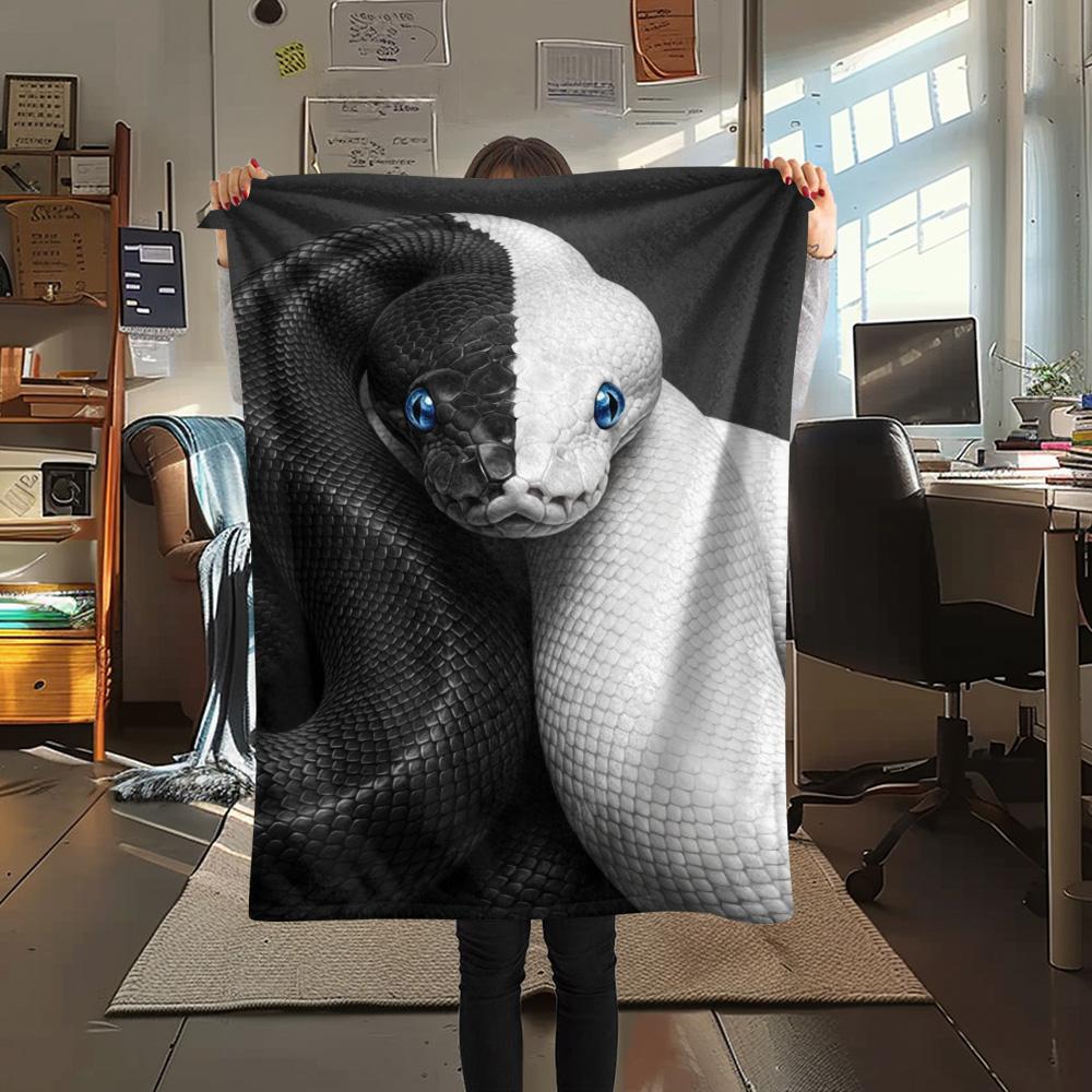 1PC Bicolor Animal Portraits Print FlAannel Blanket, High Quality Comfortable for All Seasons, Home Decor, Warmth and Comfort