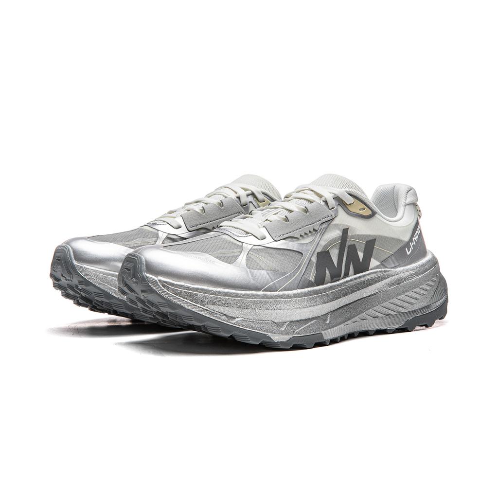 Li Ning Amortiguación Antideslizante Resistente a la Abrasión Rebote Caña Baja Zapatillas de Running de Montaña Unisex Gris Tiza ARNV023-4