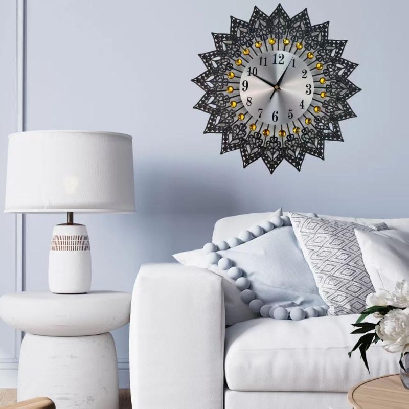 Large Metal Geometric Heart Wall Clock European Quiet Movement For Noiseless Operations Easy Mounting Home Decors Gift