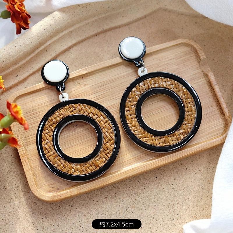 

Нишевый дизайн ретро ручной работы серьги-пусеты персонализированный темперамент модные серьги серьги для отпуска женские