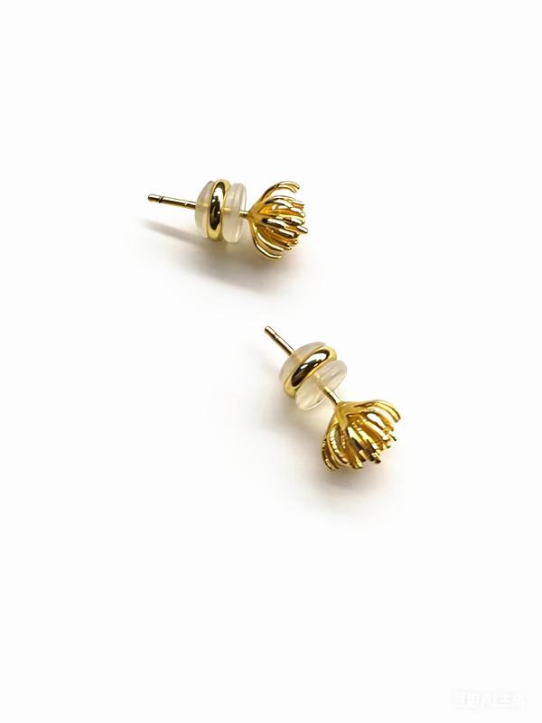 Three-Dimensional Metal Flower Bud Stud Earrings - Modern Luxury and Elegant Firework Design