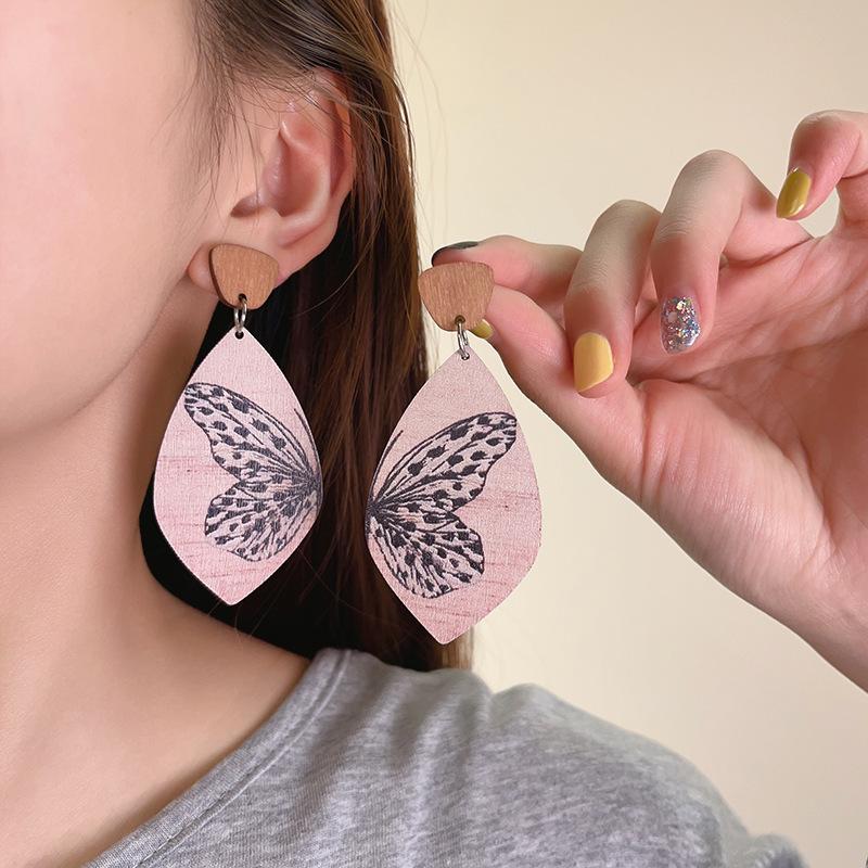 Náušnice s třásněmi ve tvaru kapky vody s dřevěnými korálky Silver Needle Etnický styl Retro Jednoduché puzetové náušnice Temperamentní náušnice Dámské Niche