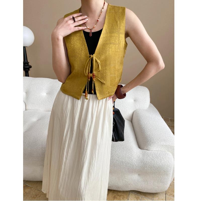 

Sinan Oriental Элегантный китайский жилет без рукавов с V-образным вырезом, отделанный бисером и шнуровкой SN7329 M жёлтый